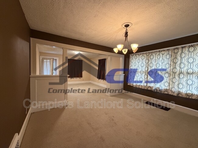 Photo - 2519 Cruft St