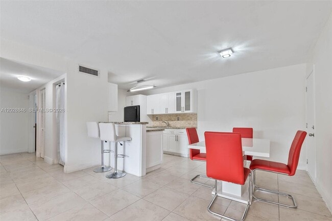 Photo - 10748 N Kendall Dr Unit N22