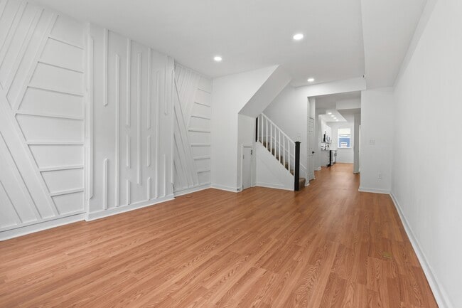 Photo - 324 E 23rd St