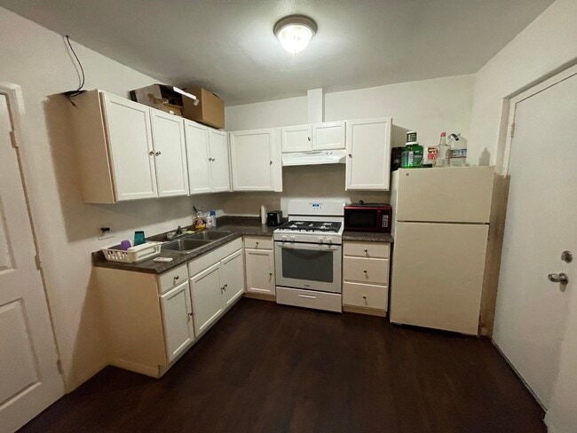 Building Photo - 43235 Echard Ave