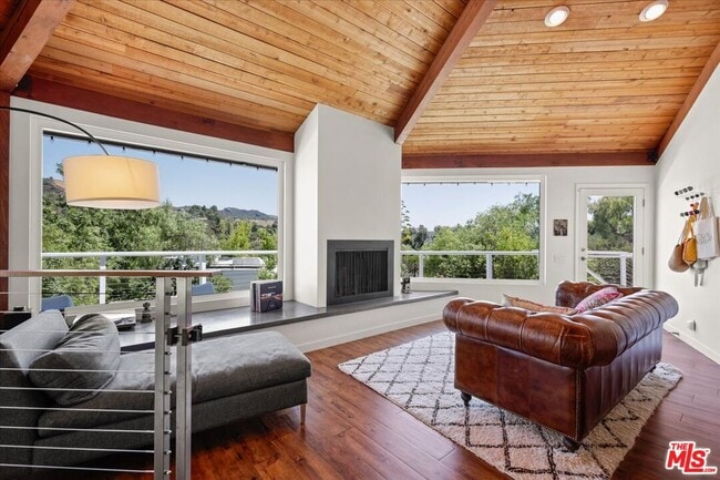 Building Photo - 1746 Deerhill Trail Rental