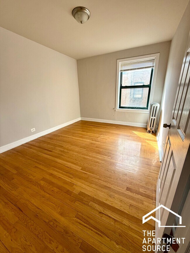 Photo - 2211 E 69th St Unidad 2211 East 69th St