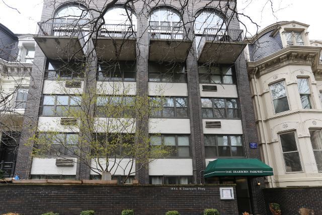 Building Photo - 1329 N Dearborn St