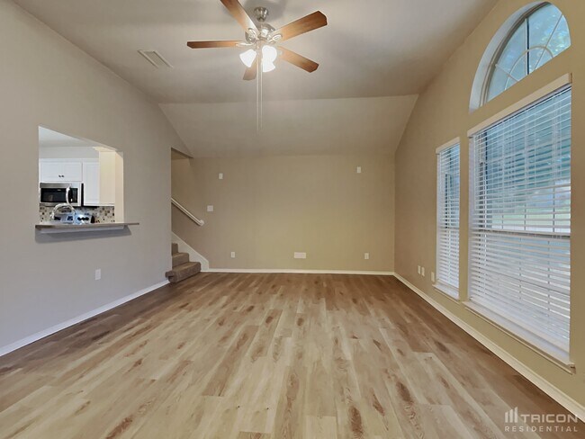 Photo - 513 Valley View Dr