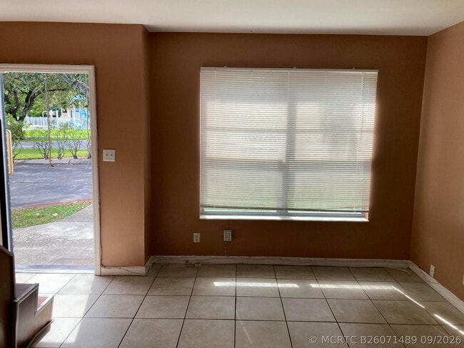 Photo - 4715 NW 9th Dr