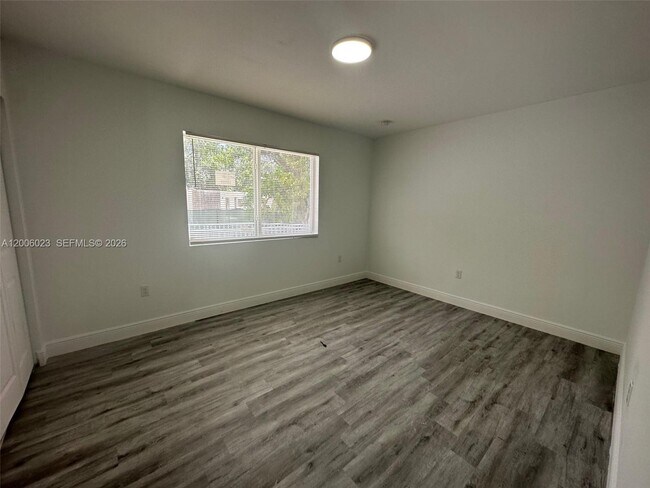 Photo - 1095 NE 149th St Unidad .
