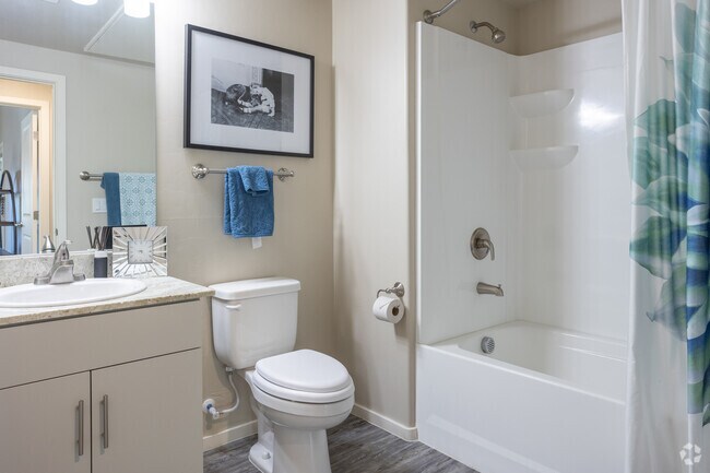 2BR, 2BA - 1,315SF