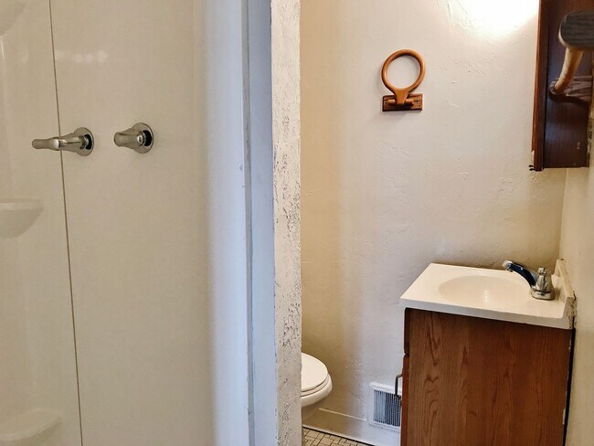 Photo - 5440 Jackson St Unit 1
