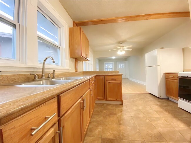 Photo - Charming 2-Bedroom Home with Hardwood Floors & Great Location Near Des Moines