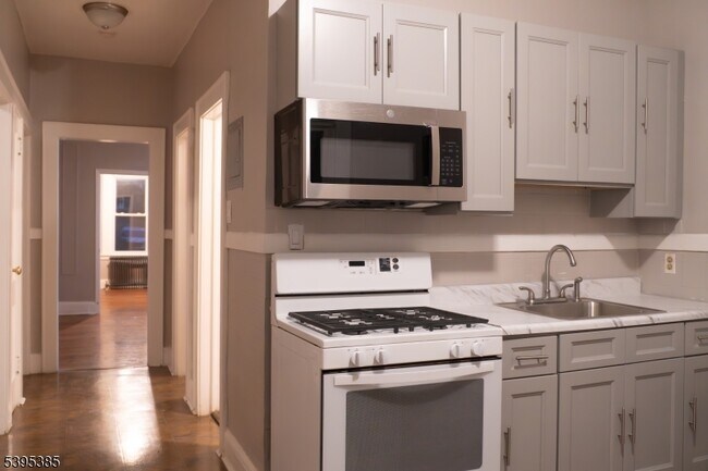 Photo - 108 Berkshire Pl