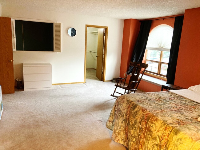 master bedroom east - 1490 Sausalito Dr
