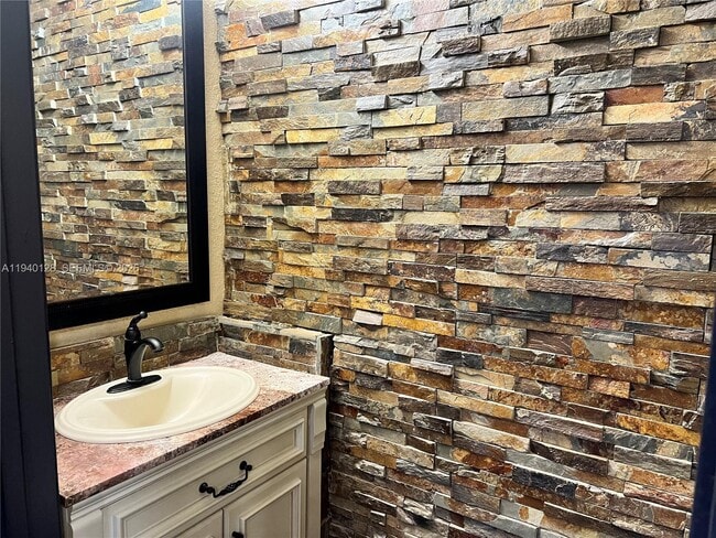 Photo - 10244 SW 20th St