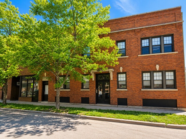 Building Photo - 2991 N Lawndale Ave Unit 1