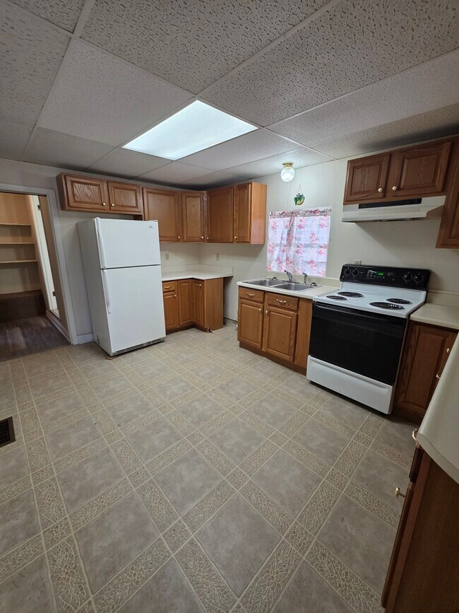 Photo - 24 N Kister St