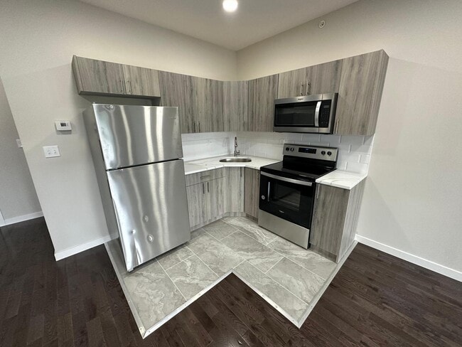 Photo - 3319 N 17th St Unit 3F