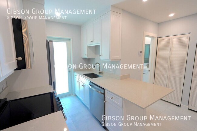 Photo - 631 NE 17th Way Unit 3