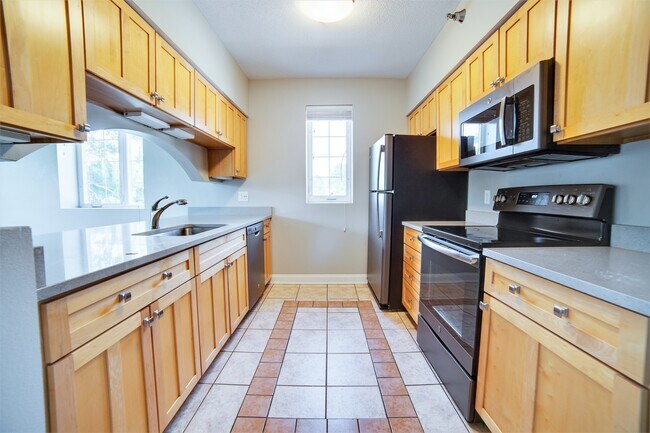 325 Welch Ave