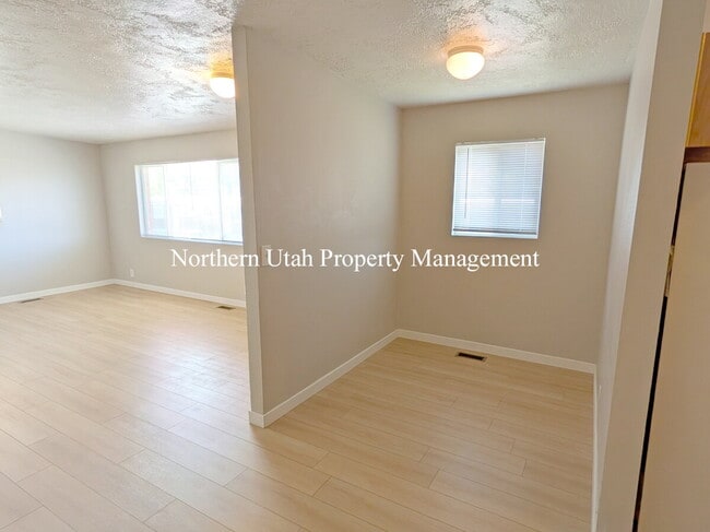 2 bed 1 bath duplex