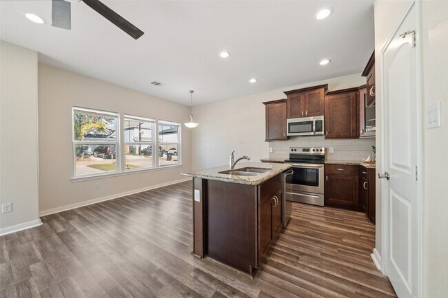 Photo - 16721 Stonefield St