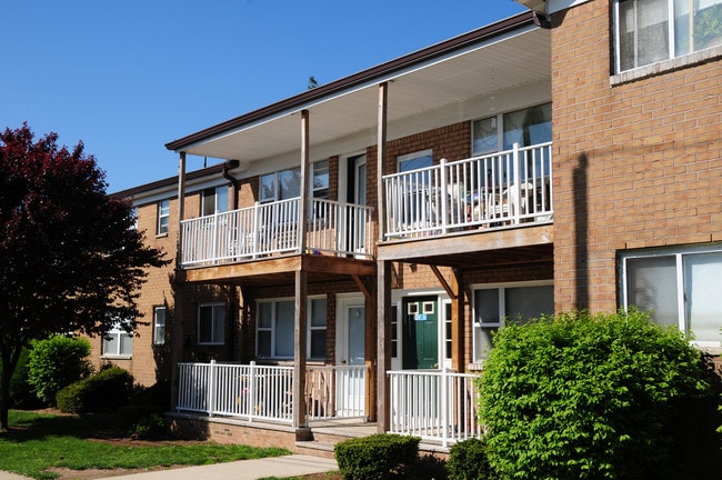 Trafalgar Gardens - Trafalgar Gardens Apartments