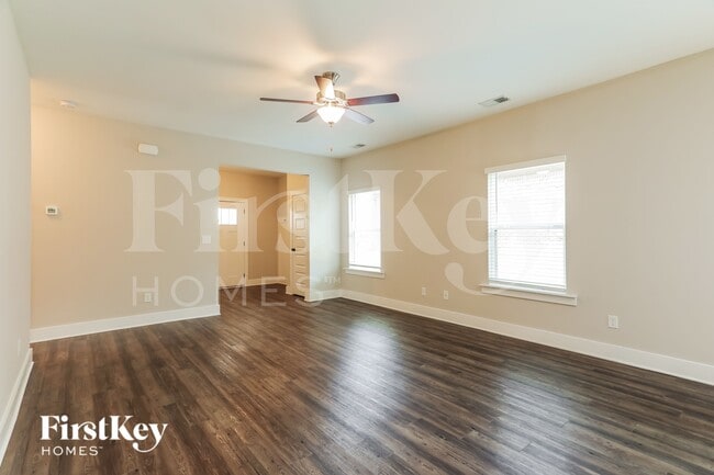 Photo - 1384 Woodridge Pl