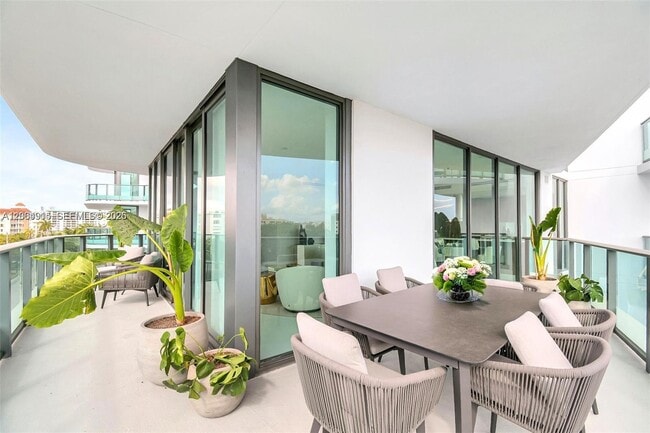 Photo - 9901 W Bay Harbor Dr Unit 401