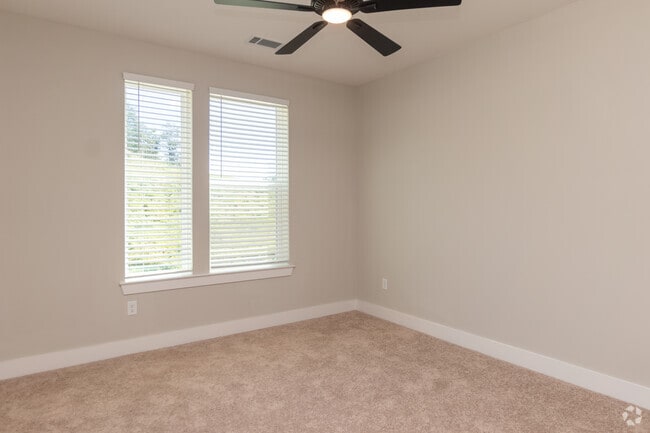 Hiker - 2BR,2BA