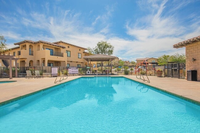 Building Photo - Vineyards at Palm Desert Apartment Homes
