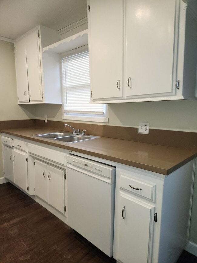 Photo - Cute & Cozy 2 Bedroom, 1 Bath House