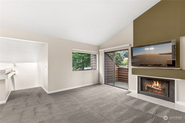 Photo - Great 1bed 1bath Location in Kirkland! Next to Village at Totem Lake Mall Unit 11