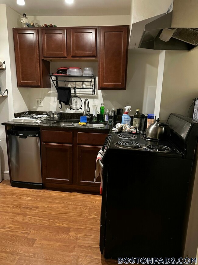 Photo - 79 Pleasant St Unit B