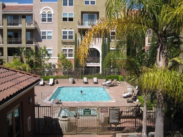 COMMUNICATION HILL - Beautiful condo with ... - COMMUNICATION HILL - Beautiful condo with ...