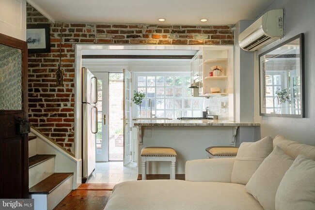 Photo - 229 S Jessup St
