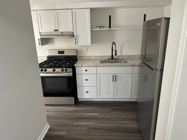 Building Photo - 2908 N Rockwood Dr Unit D