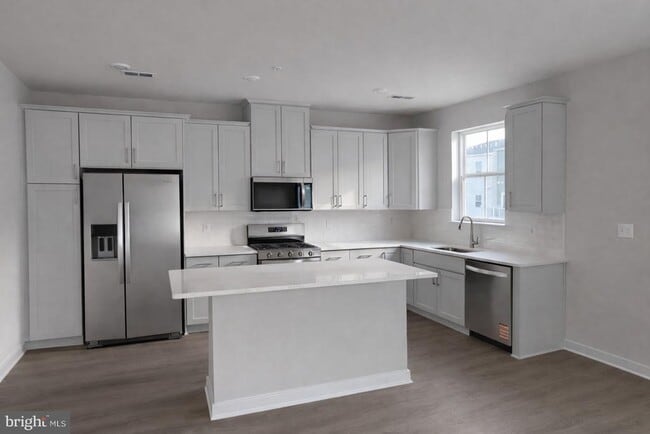 Photo - 735 Platinum Dr