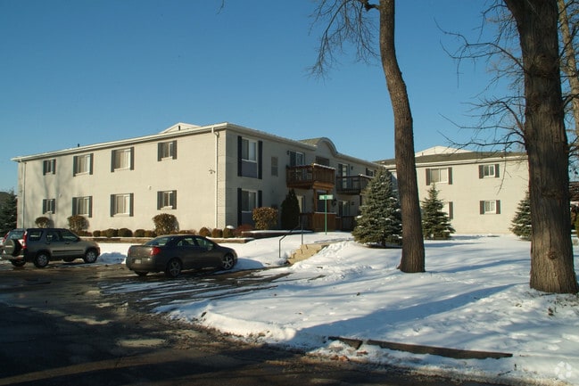 Photo - Pinewood Condominiums