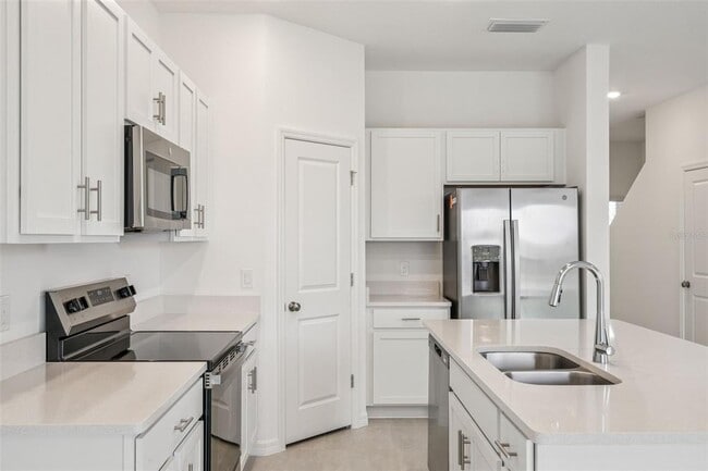 Photo - 7621 WATERSCAPE Dr