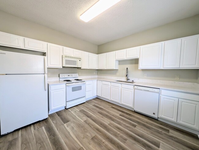 Photo - Move-In Ready Townhome with Downstairs Primary Suite in Prime Morrisville Location