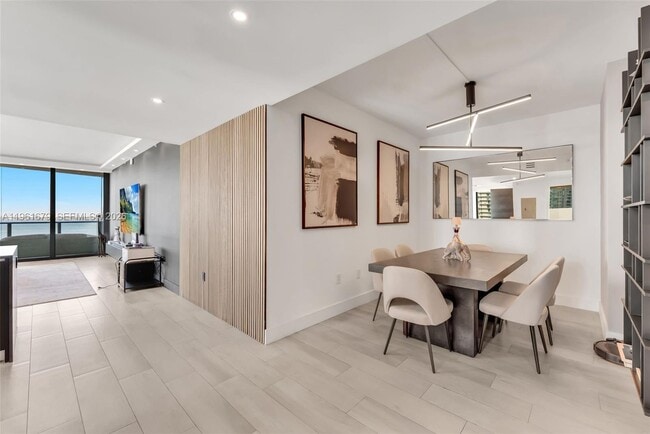 Photo - 460 NE 28th St Unidad 1601