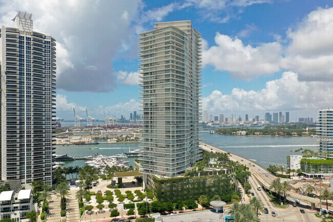 Photo - The Icon Tower