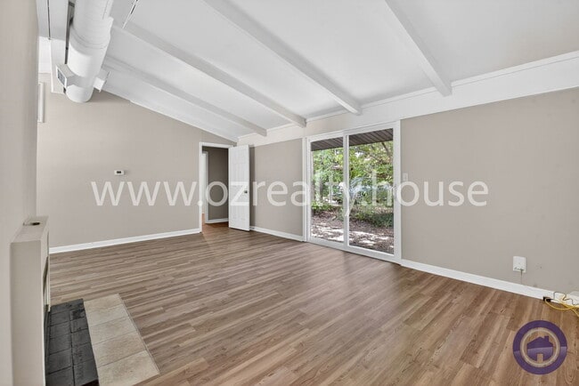 Photo - 3040 E Lincolnshire Blvd Unit B