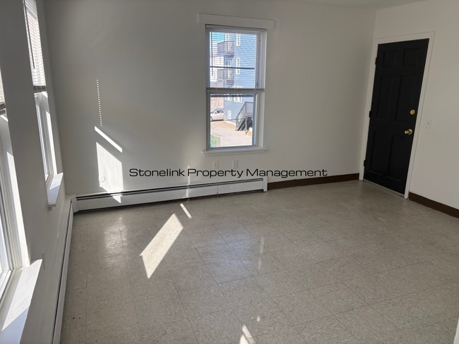 Photo - 220 Cross St Unit 2