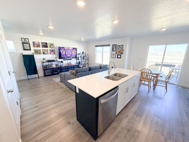 Photo - Hidden Springs Gem