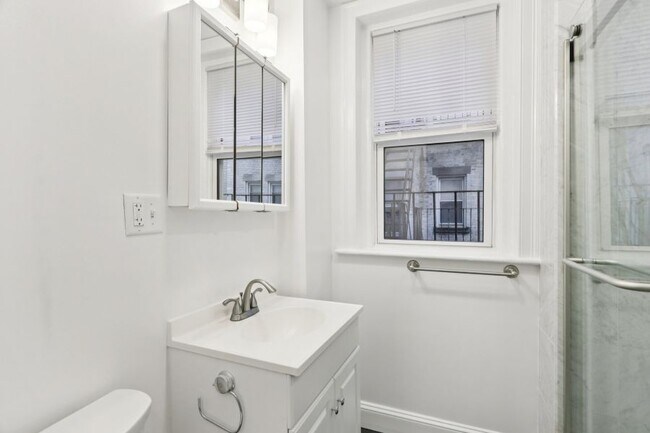 This is a sample unit. Layout and finishes vary by unit.