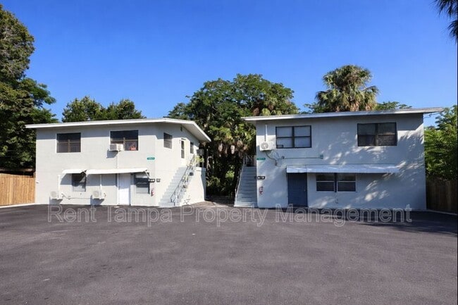 Building Photo - 1036 1/2 19th Street South - Upper