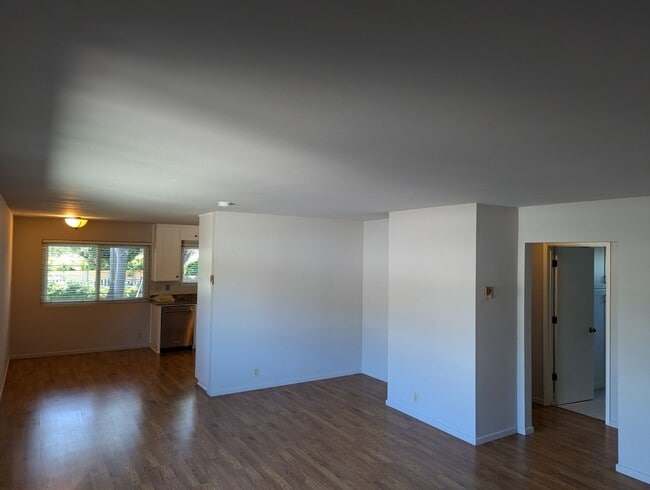 Building Photo - 1312 Broad St Unit B