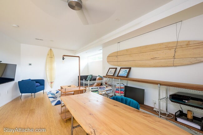 Fully Furnished Contemporary Residence in the Heart of Arlington