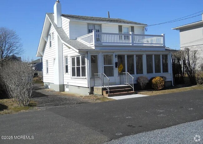 Building Photo - 2 Ocean Ct Rental