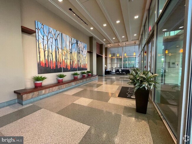 Building Photo - 4600 S Four Mile Run Dr Unit 317 Rental