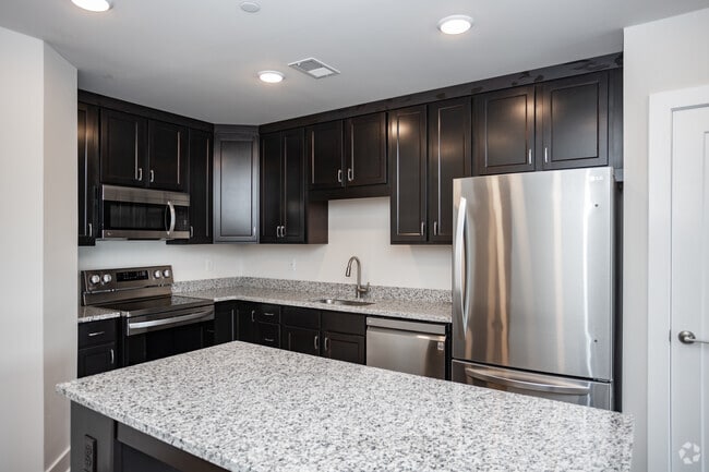 1BR, 1BA - 706SF